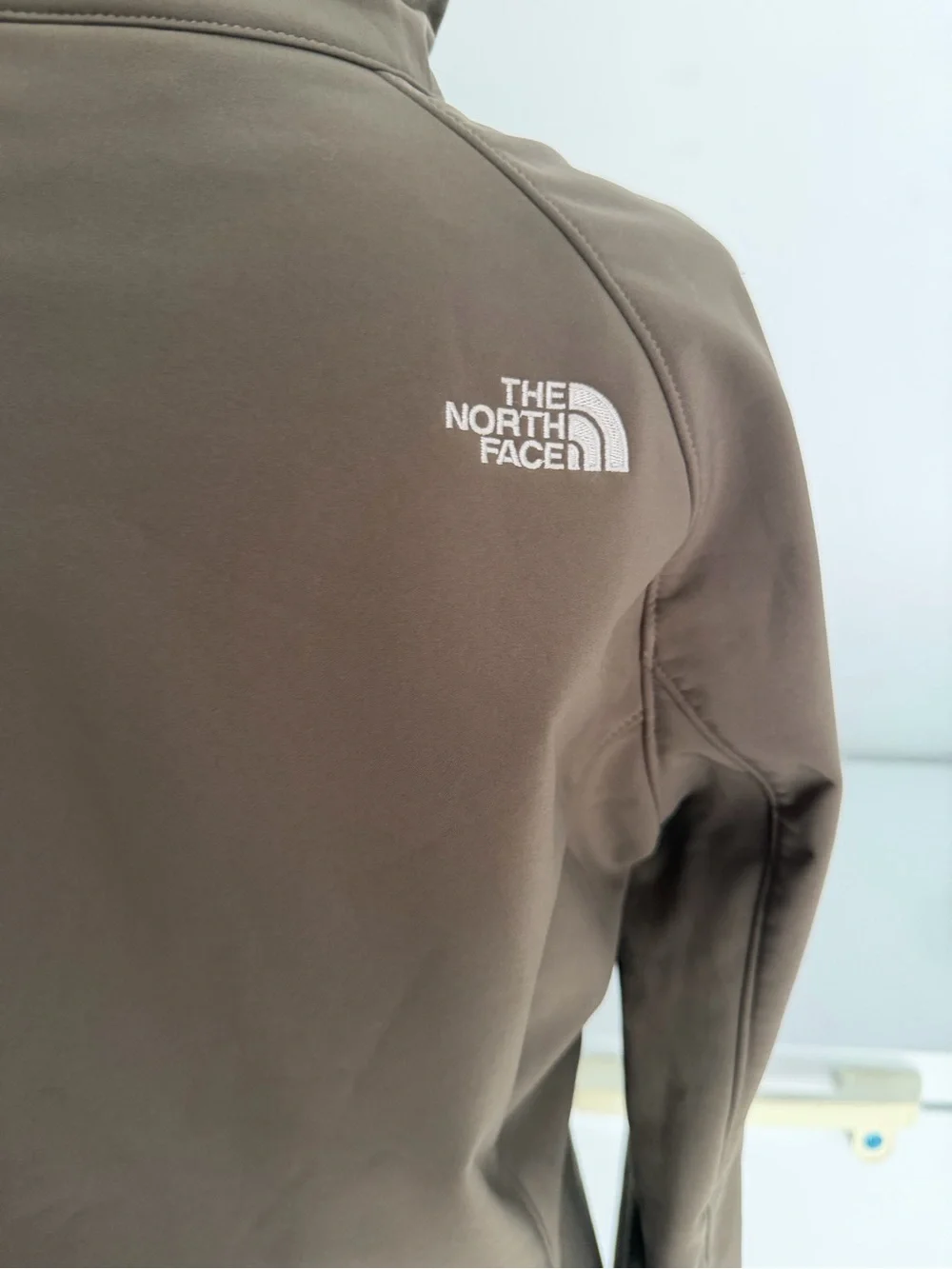 The North Face Women's Utility Softshell Jacket - Taupe
